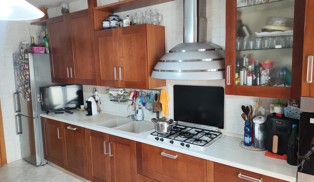 0818 appartamento in vendita zona palazzetto dello sport a ceglie messapica (3)