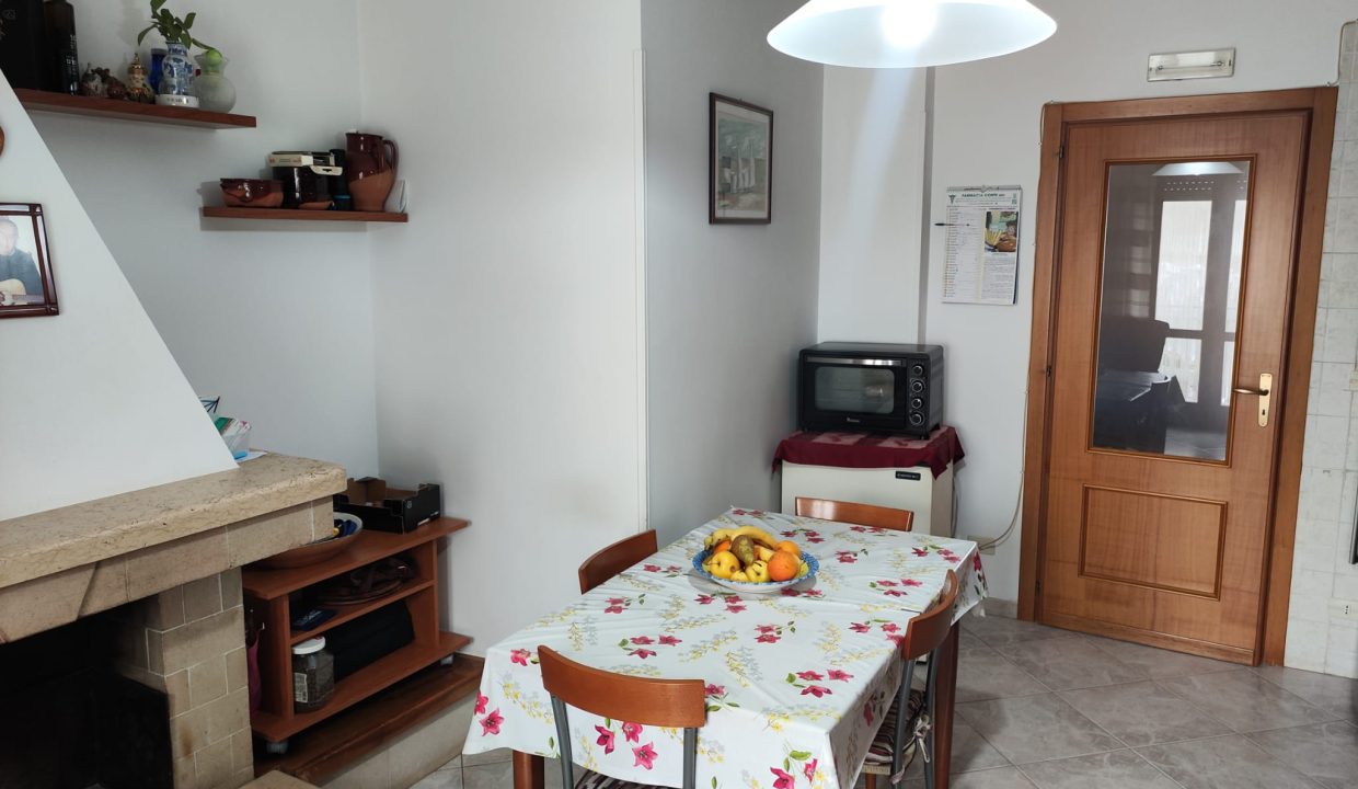 0818 appartamento in vendita zona palazzetto dello sport a ceglie messapica (5)