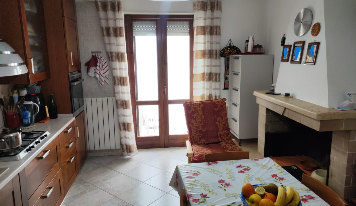 0818 appartamento in vendita zona palazzetto dello sport a ceglie messapica (8)